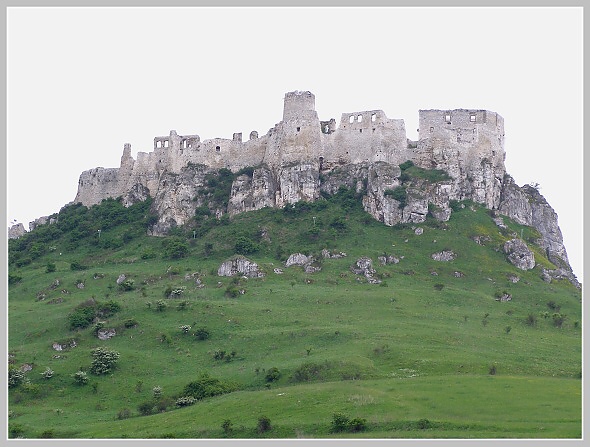 Spišský hrad, Olympus SP-500, čas 1/500 s, clona 3.30, ISO 80, ohn. vzdálenost 22.10