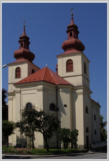 Vamberk - kostel stv. Prokopa, Olympus SP-500, čas 1/800 s, clona 6.30, ISO 100, ohn. vzdálenost 6.30