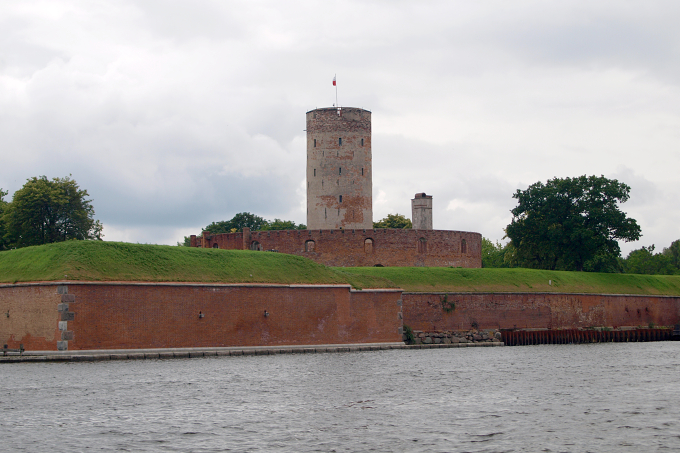 Plavba kolem Gdaňska - pevnost v ústí Visly